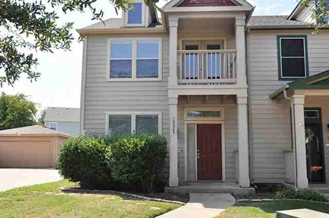 10849 Astor Dr - Photo 3 of 24