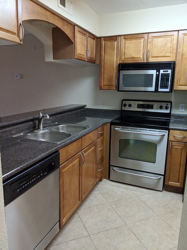 10101 Sailwinds Blvd S - Photo 2 of 15
