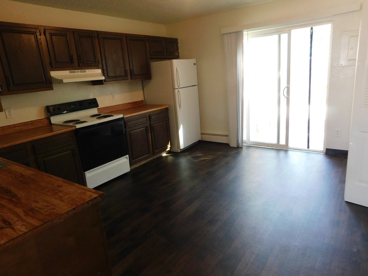 3223 White Ave - Photo 3 of 10