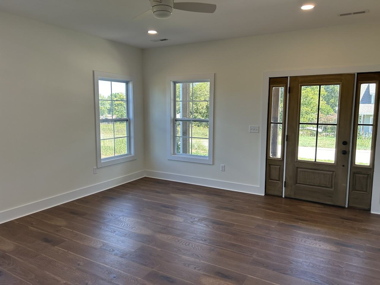 521 Cottage Way - Photo 3 of 10
