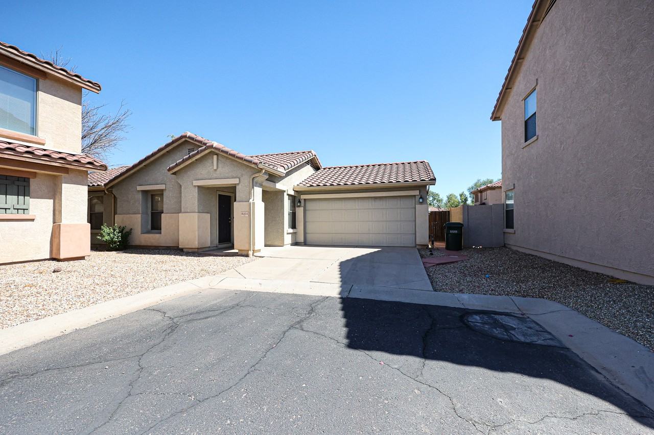 9404 W Terri Lee Dr - Photo 2 of 21