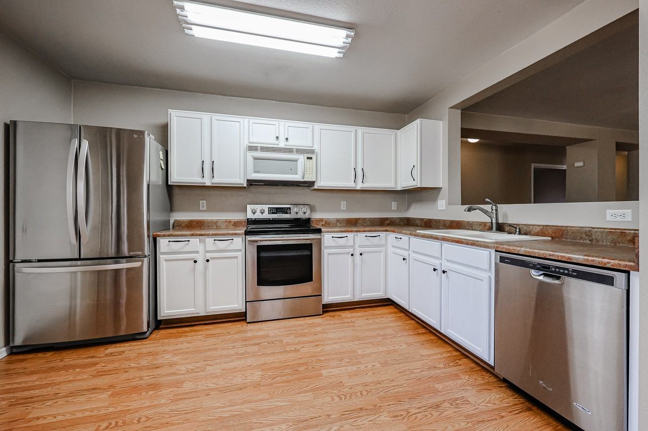 9404 W Terri Lee Dr - Photo 4 of 21