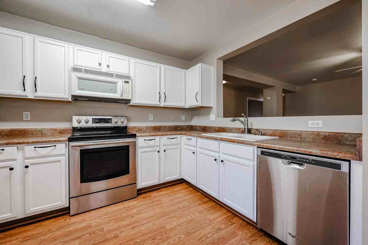 9404 W Terri Lee Dr - Photo 6 of 21