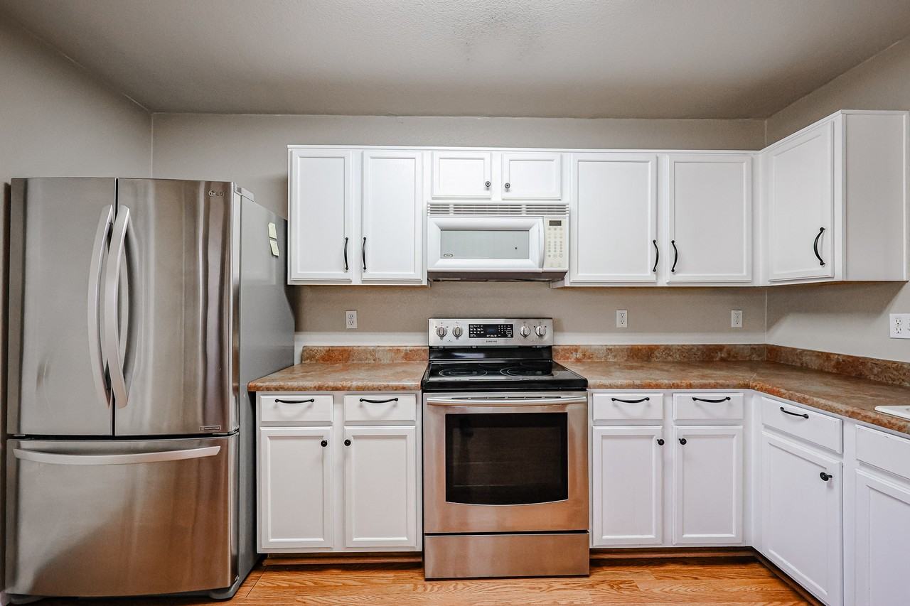 9404 W Terri Lee Dr - Photo 7 of 21