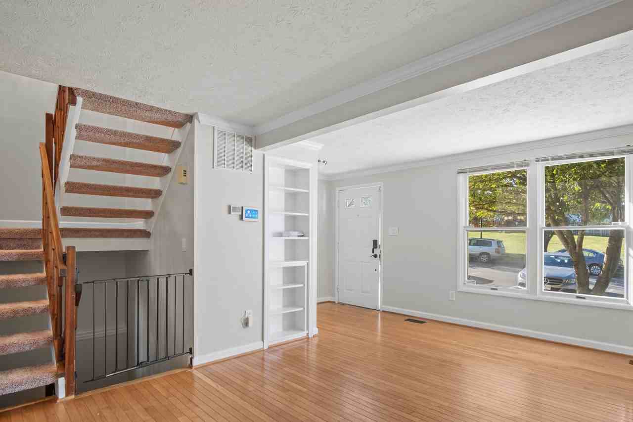 3390 Longbow Ct - Photo 3 of 31