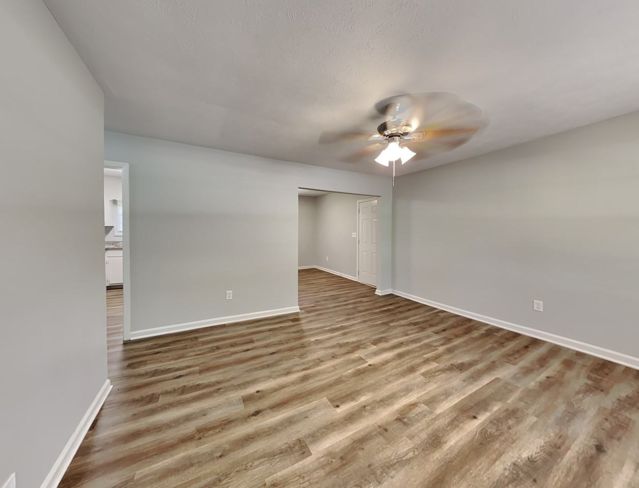 114 Airport Ct - Photo 3 of 18