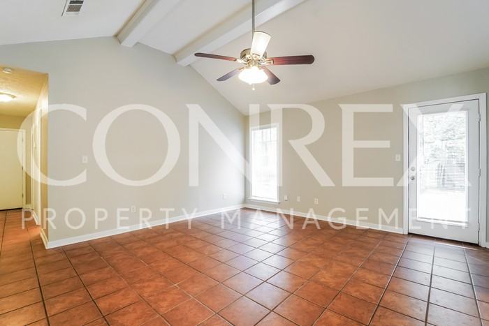 145 Bellegrove Cir - Photo 3 of 12