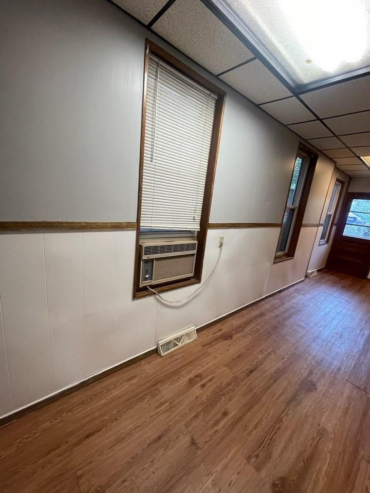 352 Pearl Street - Photo 2 of 19