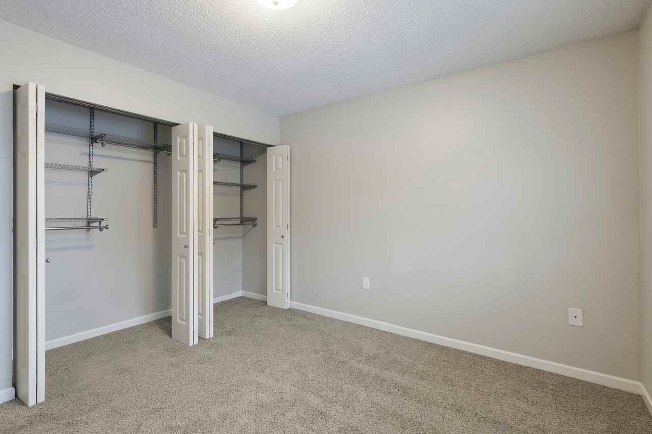 Shannon Glen Townhomes - Photo 5 of 17