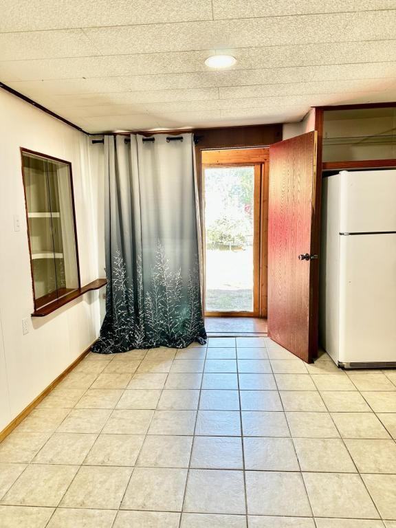 634 Washakie St - Photo 7 of 17