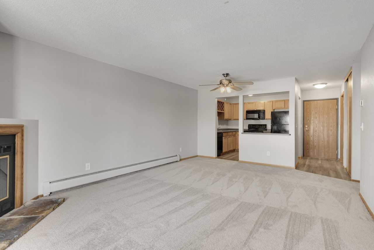 Summer Creek Apartments - Photo 3 of 13