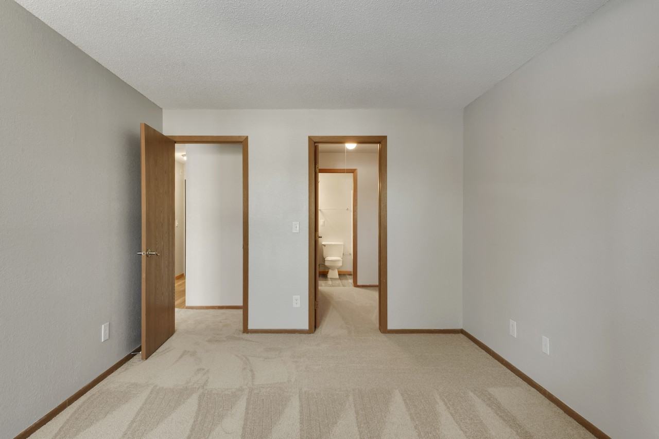 Summer Creek Apartments - Photo 7 of 13