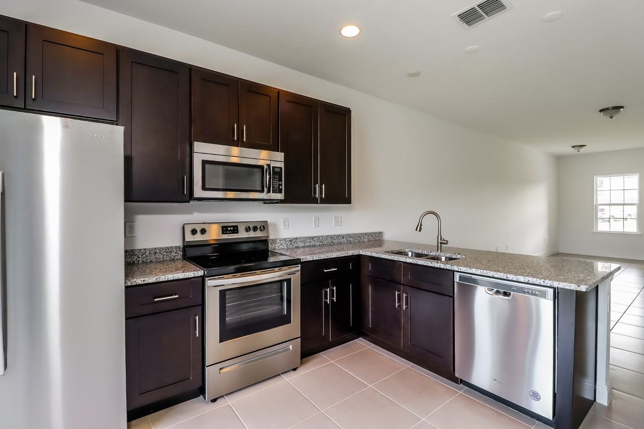 532 Imperial Pl - Photo 5 of 16