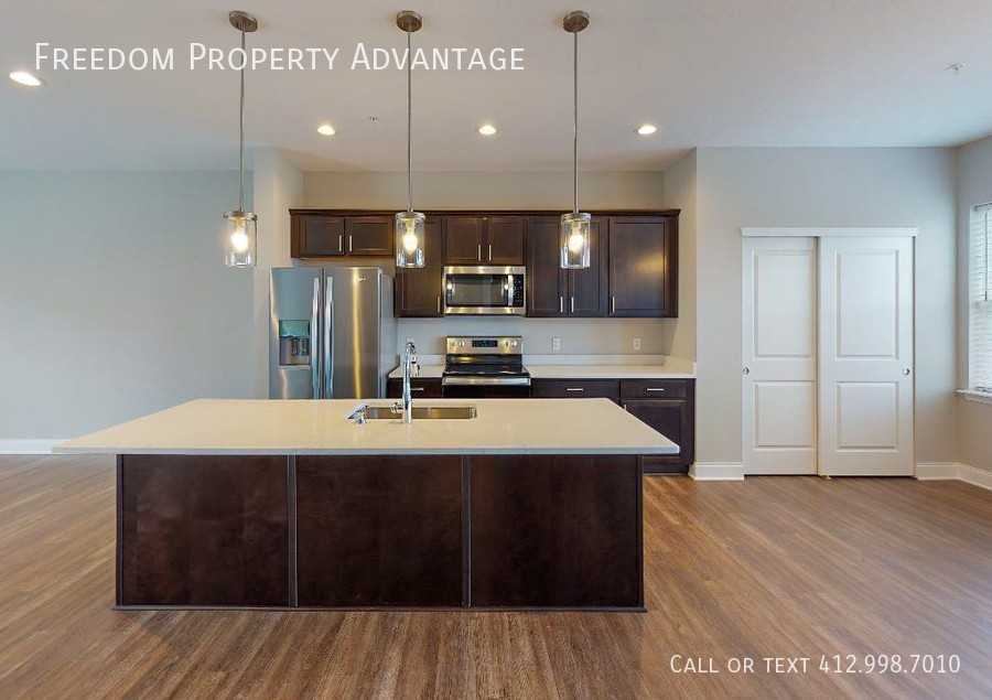 64 Hawthorne Dr - Photo 2 of 25