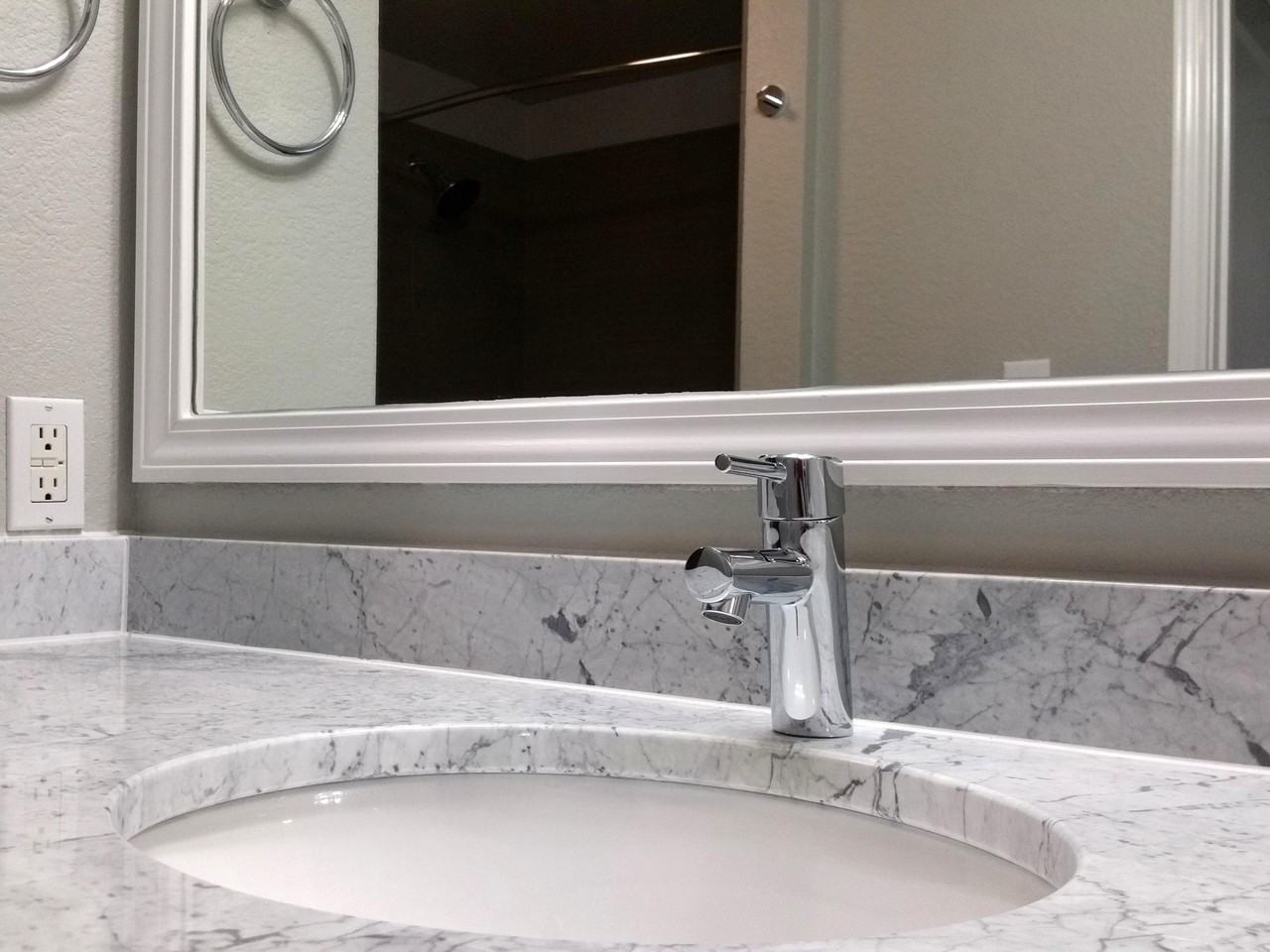 405 Rio Grande St - Photo 6 of 16