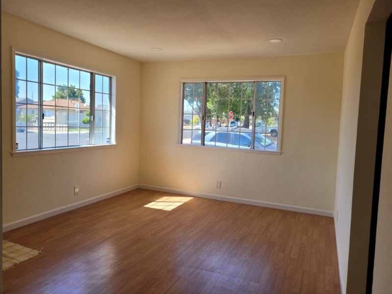 33706 4th St - Photo 3 of 17