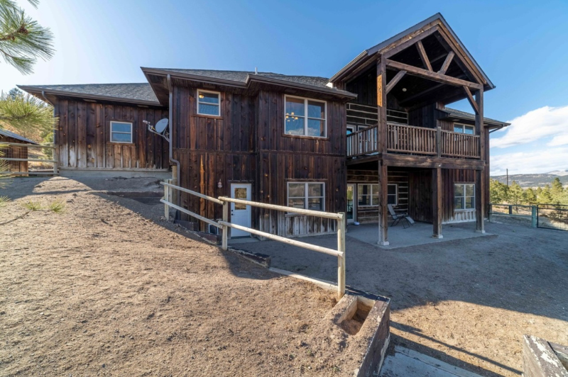 3811 Deer Park Dr - Photo 2 of 16