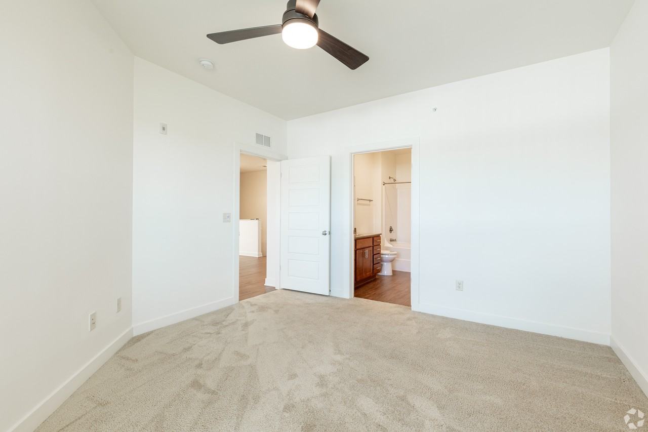 The Vue Apartments - Photo 5 of 7