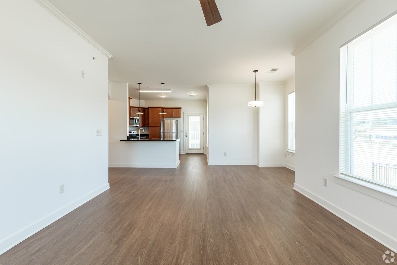 The Vue Apartments - Photo 2 of 7