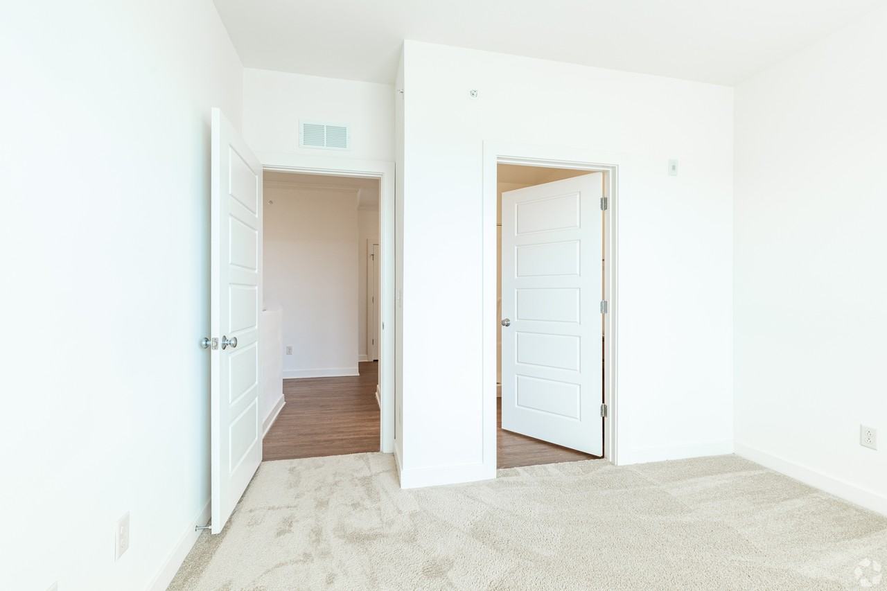 The Vue Apartments - Photo 6 of 7