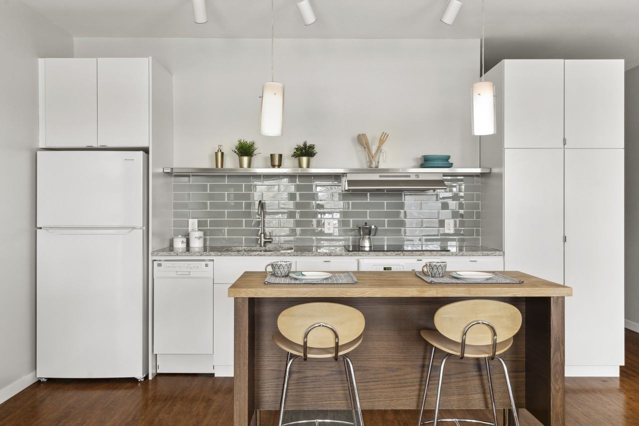 Parkway West Apartments - Photo 2 of 16