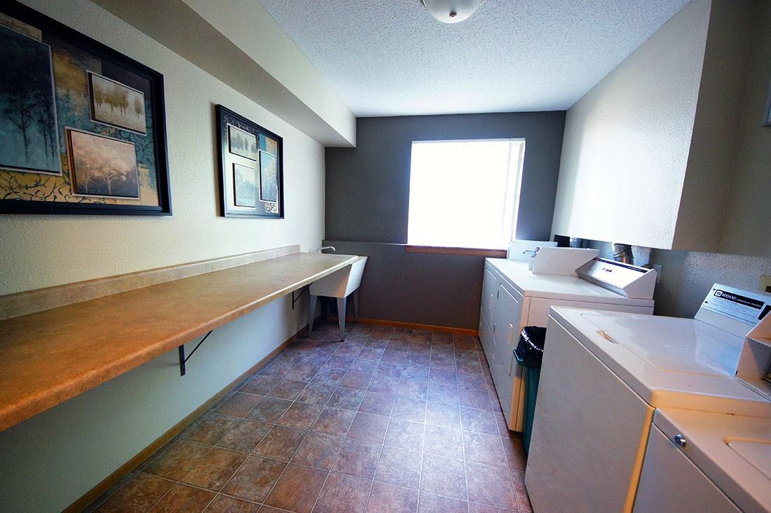 Stratford Square - Photo 5 of 8