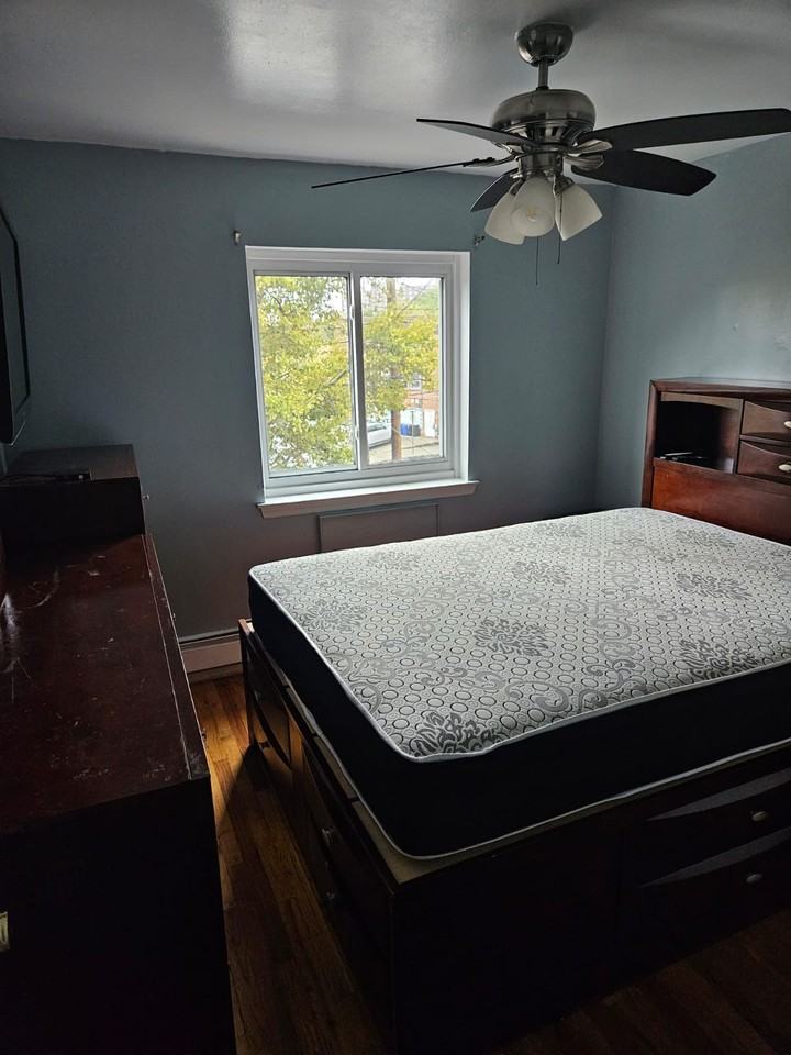 803 E 213th St - Photo 2 of 12