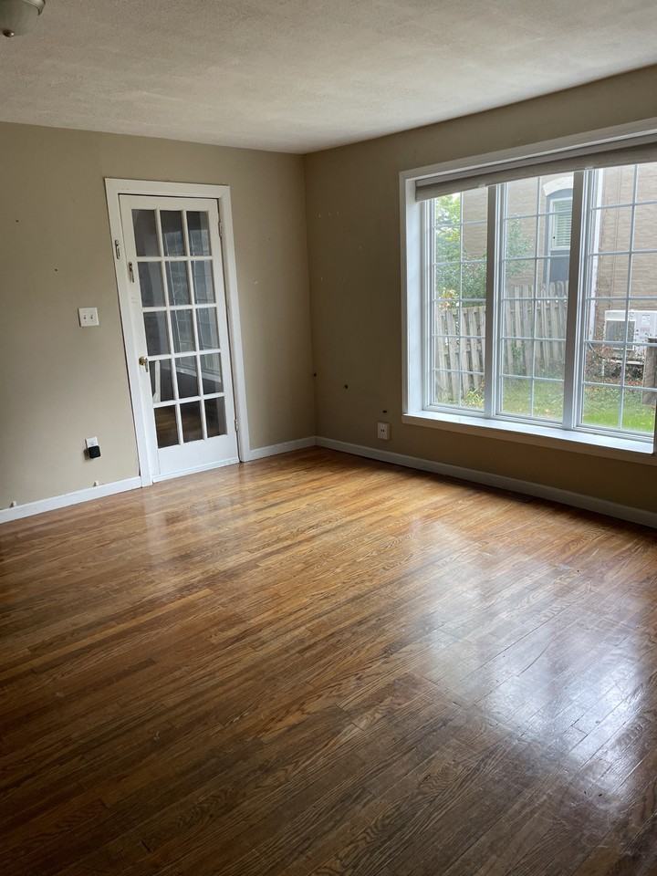 809 Livingston Ave Ne #1 - Photo 2 of 9