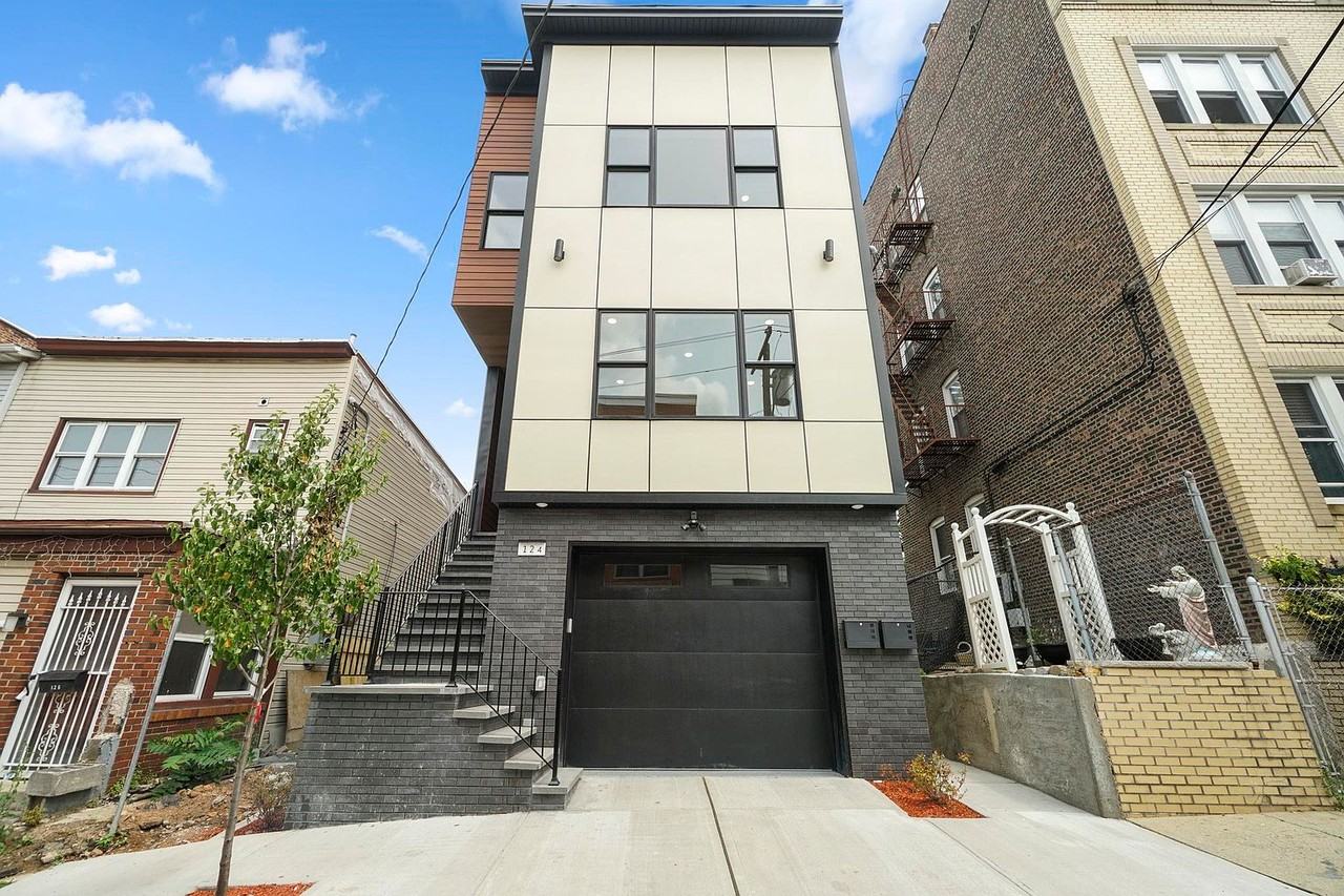 124 Dekalb Ave #1 - Photo 2 of 31