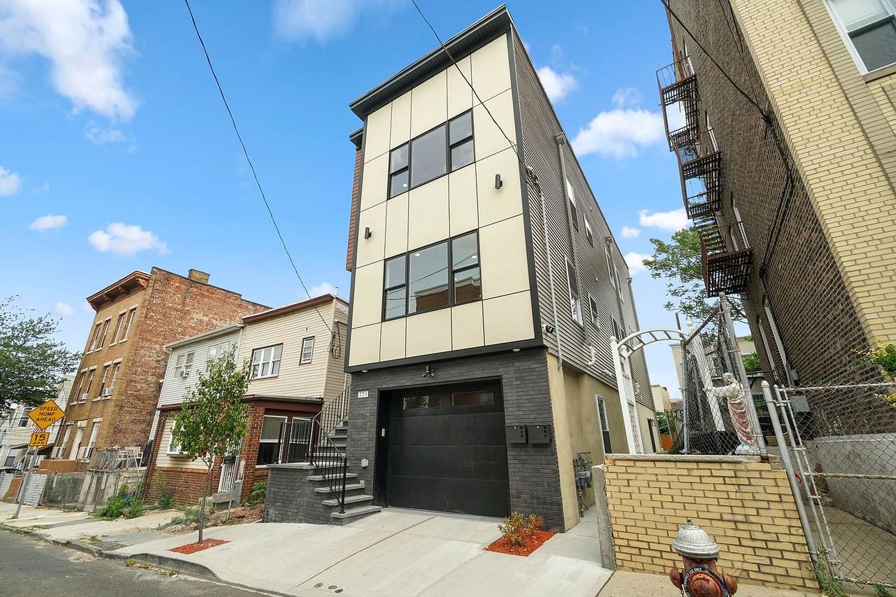 124 Dekalb Ave #1 - Photo 3 of 31