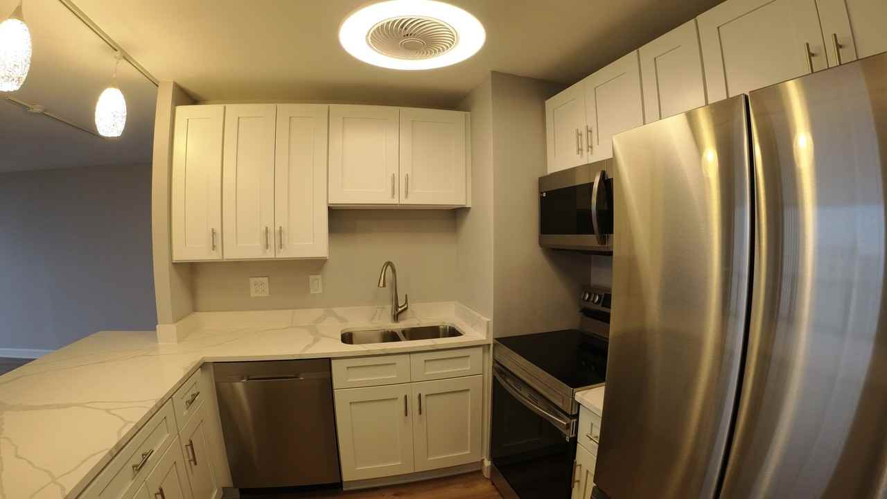 Clarendon & Wilson #1604 - Photo 3 of 13