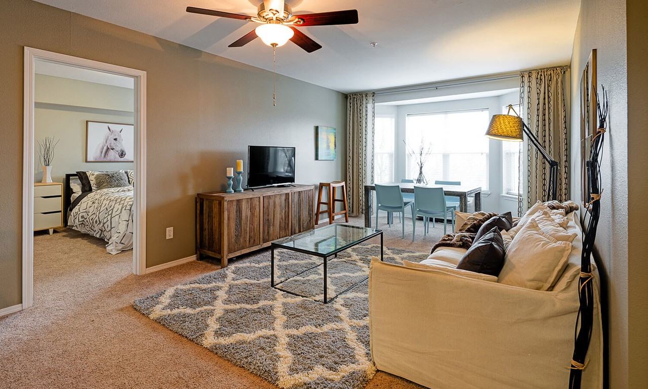 Axcess 15 Apartments - Photo 4 of 14