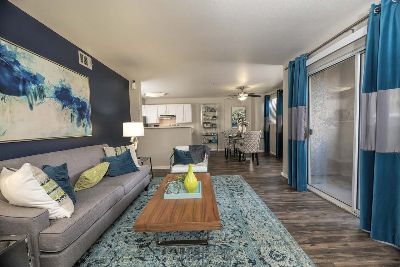 Bella Vista Apartments - Photo 4 of 23