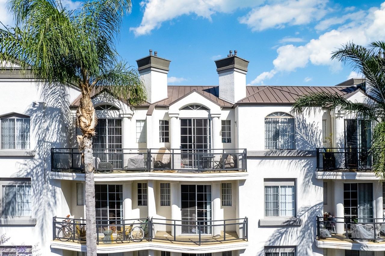 The Preston Miracle Mile Apartments - Photo 3 of 50