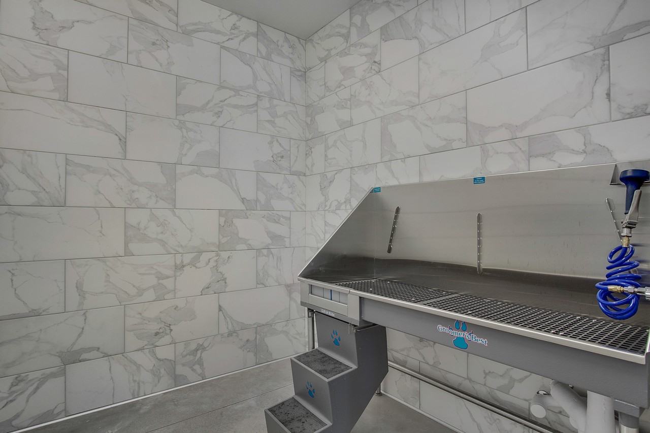 Parq Crossing Apartments - Photo 7 of 24