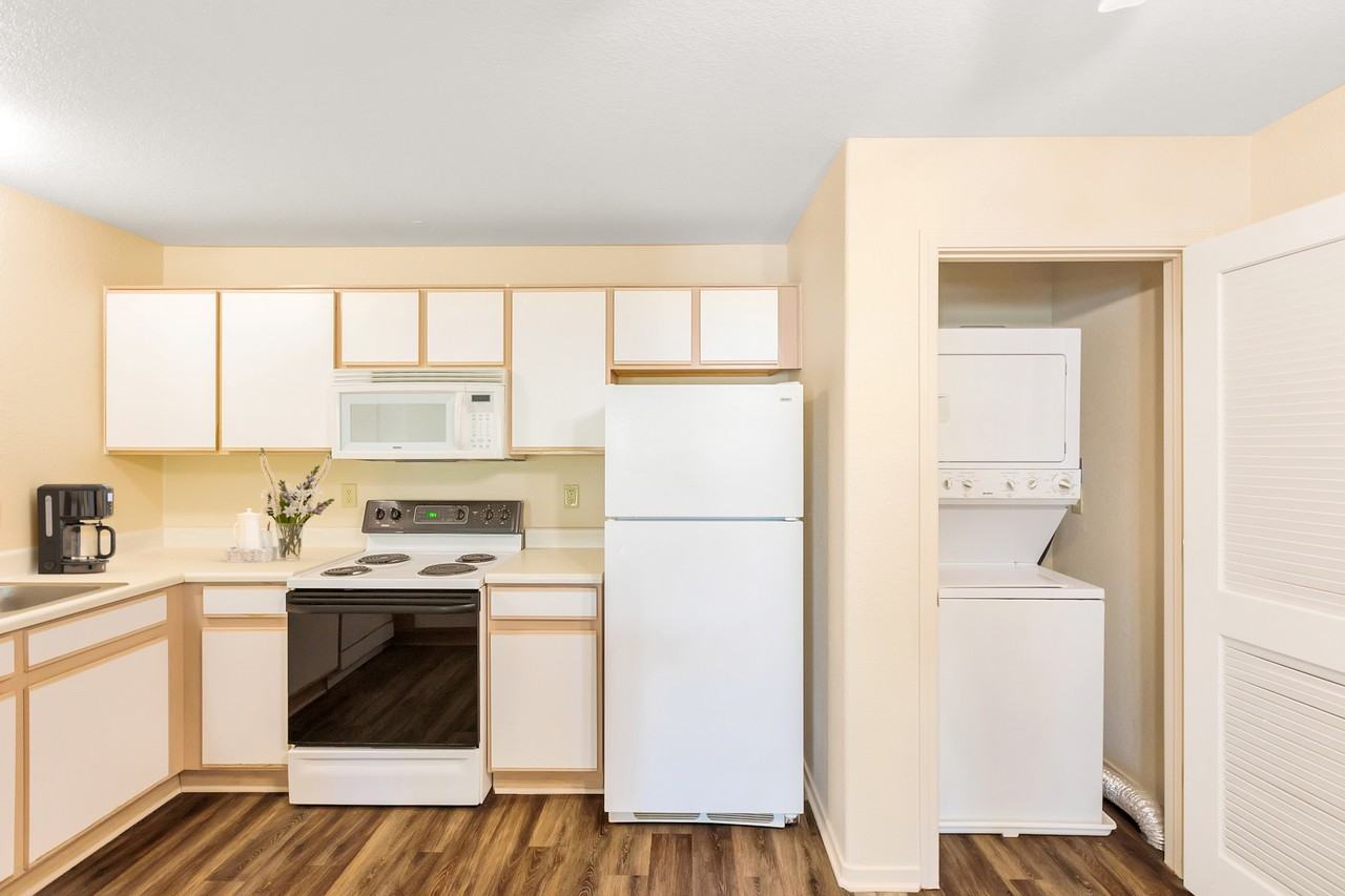 Silver Lake Apartments - Photo 3 of 16