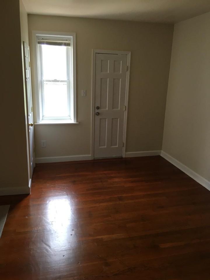 1813 N 52nd St #2 - Photo 2 of 10