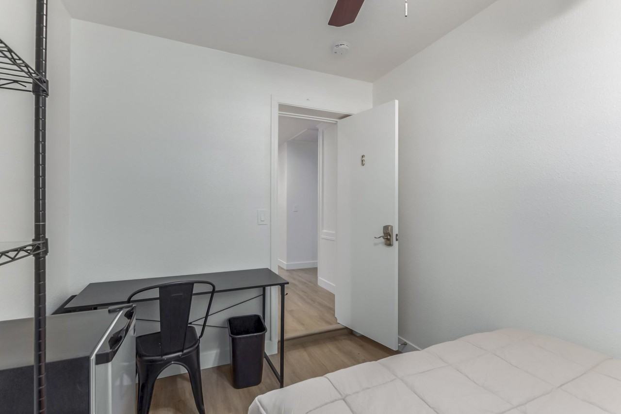 N 32nd Ave - Photo 7 of 9