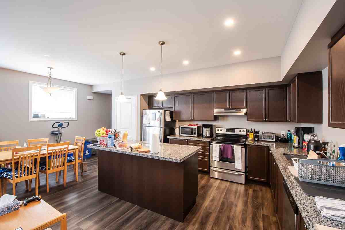 805 Dundas Street West - Photo 5 of 16