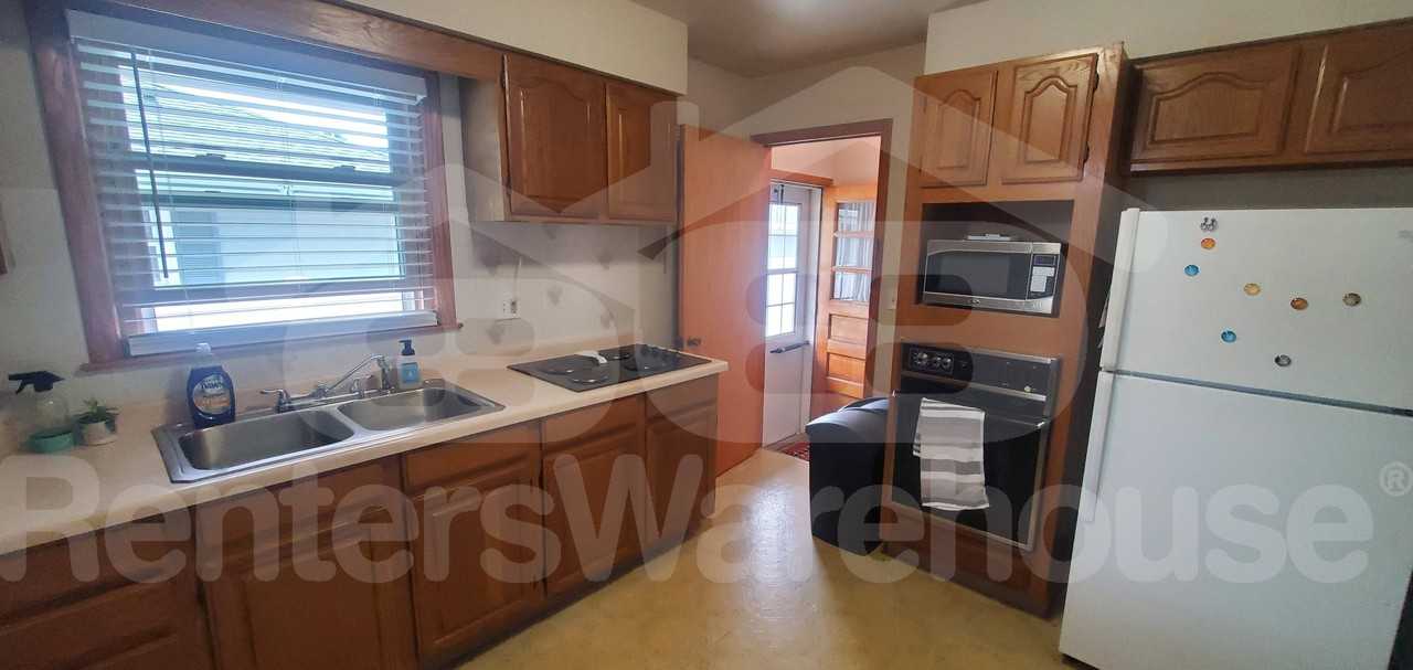 1500 Howard St - Photo 2 of 6