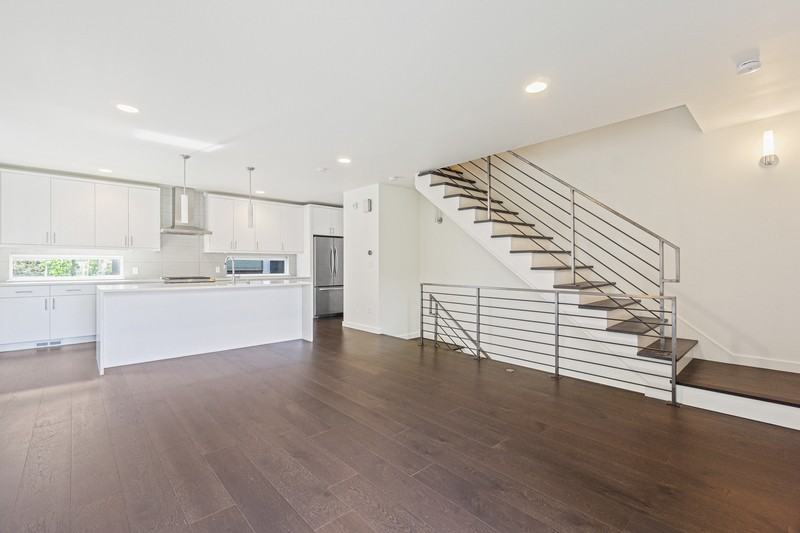 6529 4th Ave Ne #B - Photo 3 of 23