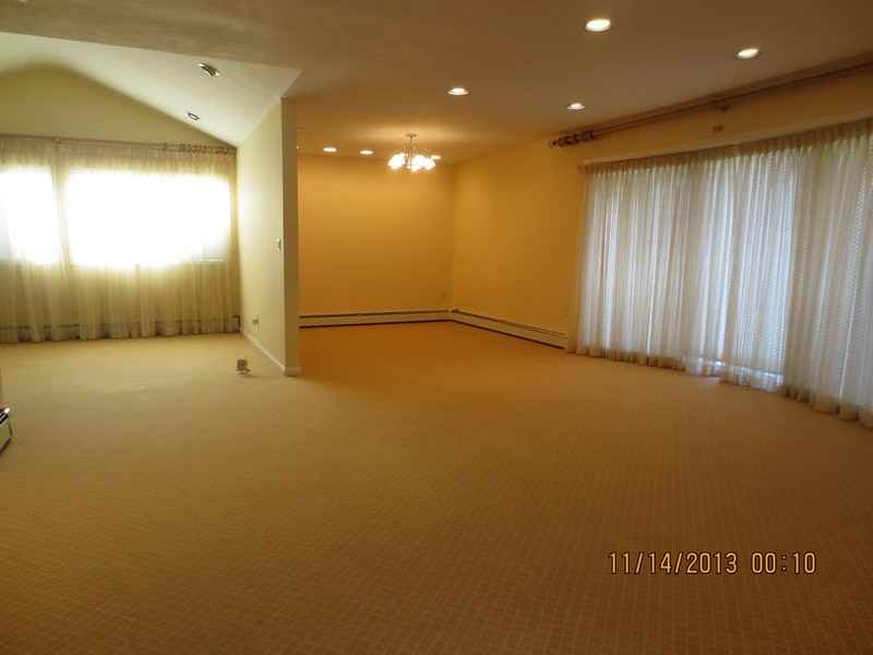 45 Hemlock Dr - Photo 2 of 8