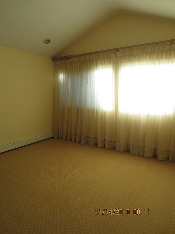 45 Hemlock Dr - Photo 3 of 8