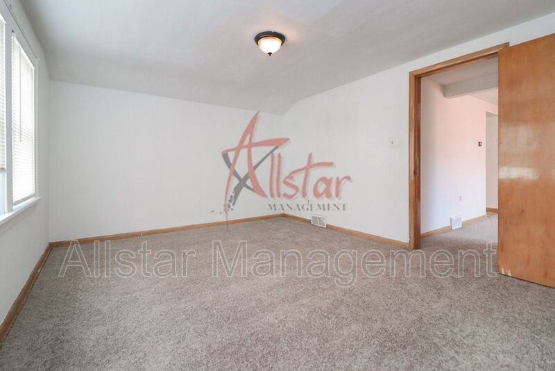 4902 East Blvd #UP - Photo 3 of 19