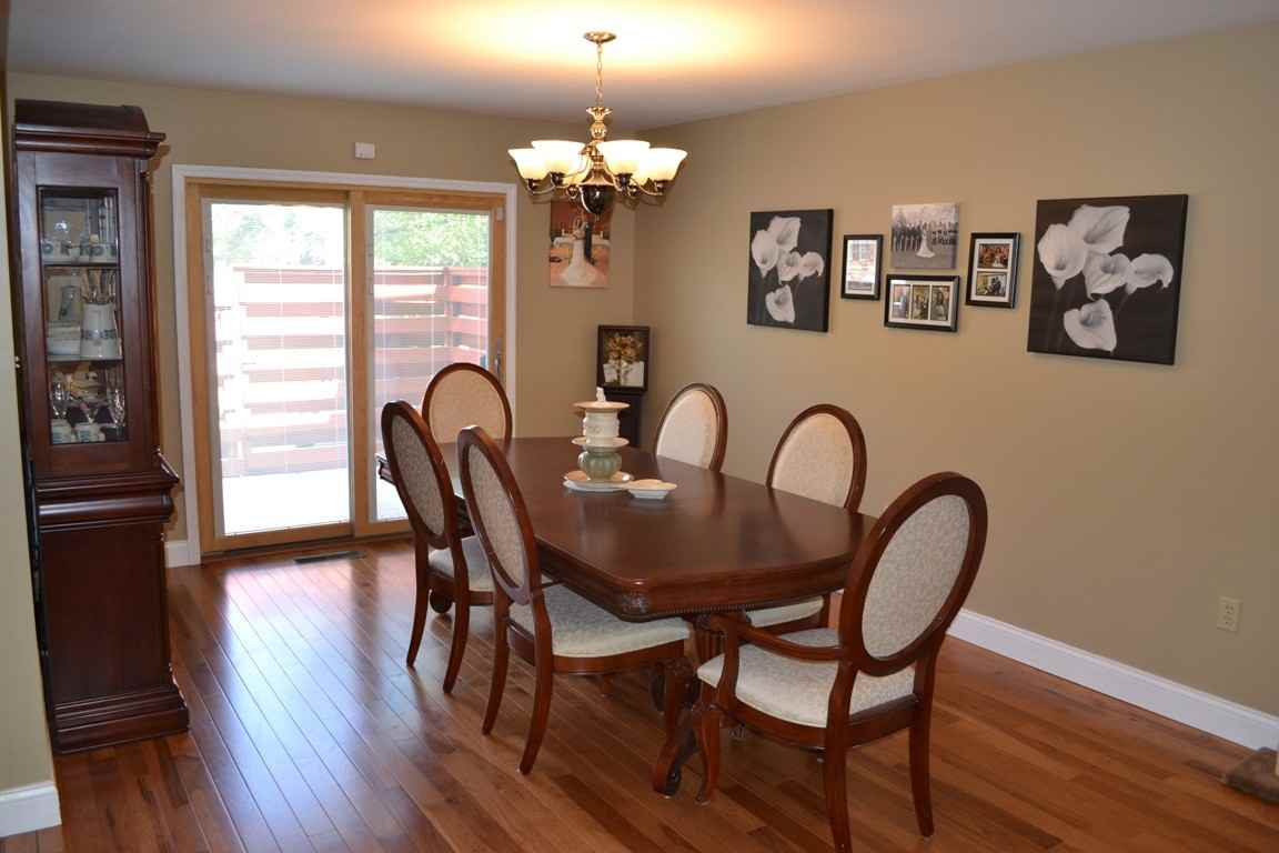 48 Warwick Ct - Photo 3 of 12