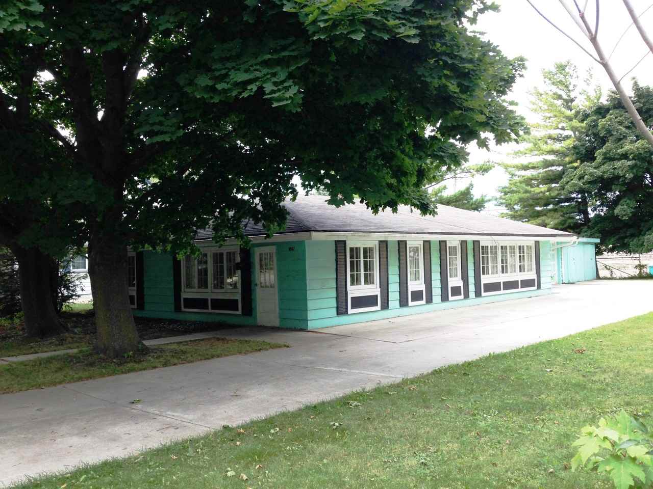 326 Bishop Ave - Photo 2 of 9