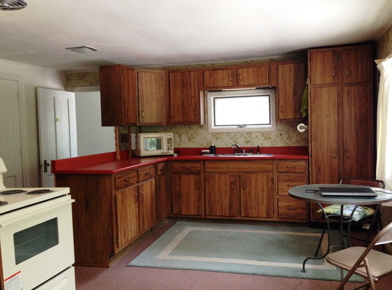 326 Bishop Ave - Photo 3 of 9