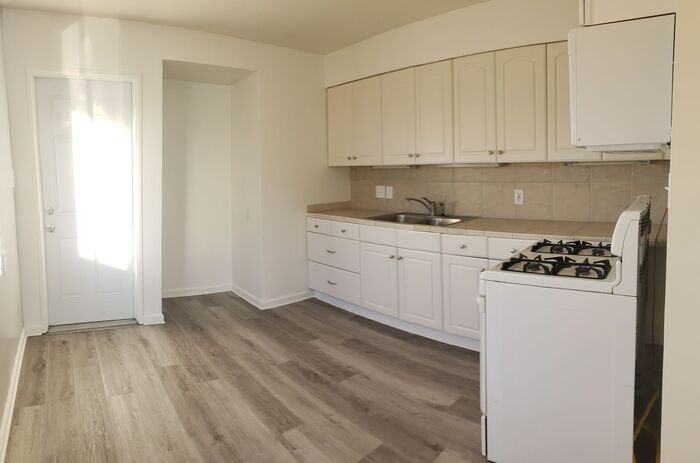 4812 Parks Ave - Photo 3 of 11