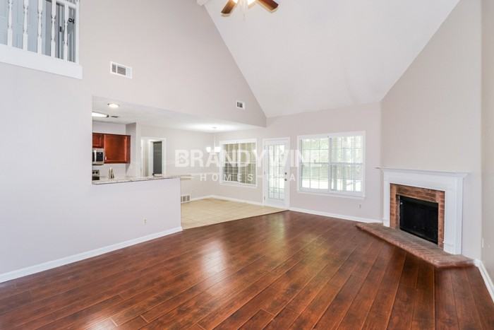 2376 Oak Springs Dr - Photo 3 of 17