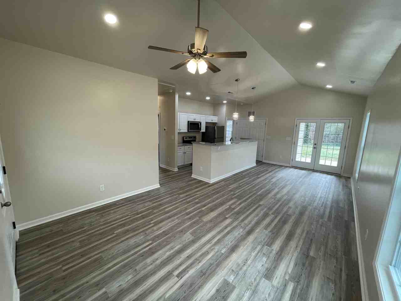 1322 E 1st St #NA - Photo 3 of 9